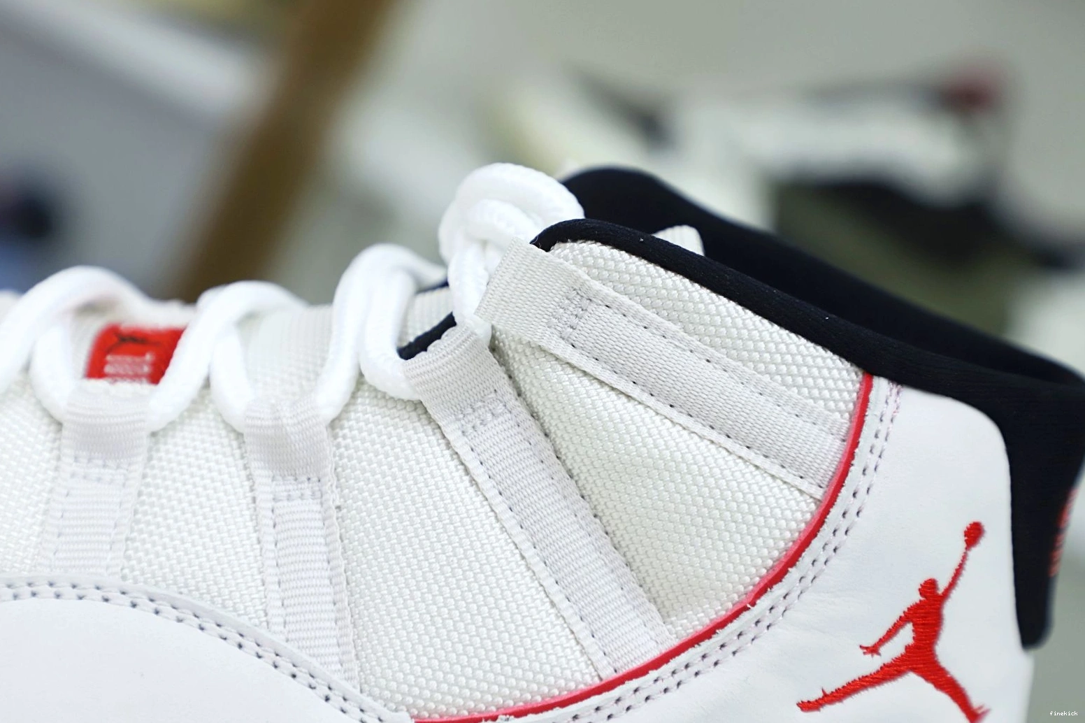 RETRO AIR XI TINT 11 PLATINUM JORDAN 1217